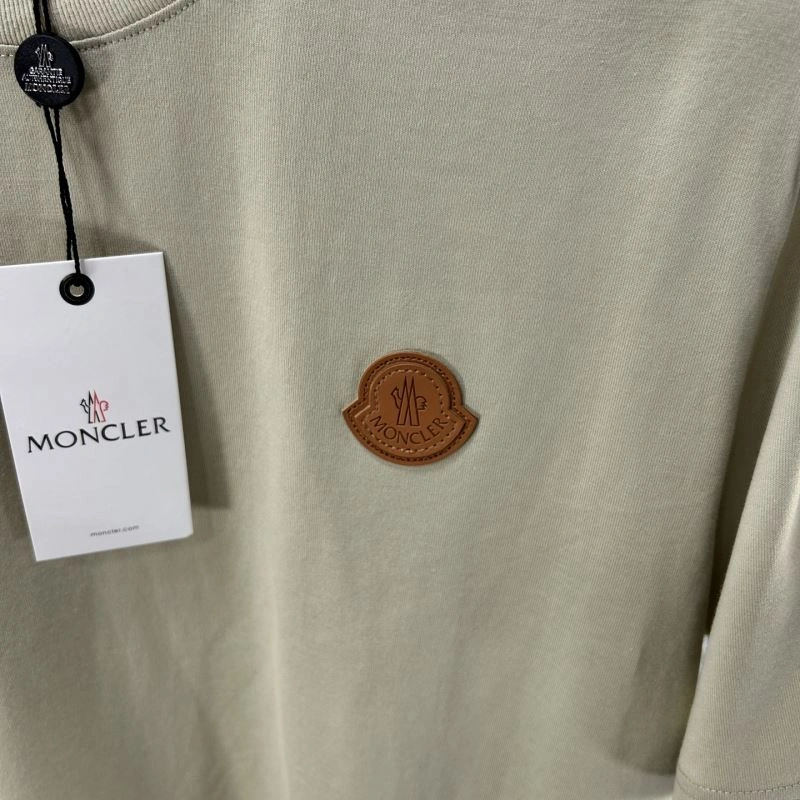 Compact Moncler T-Shirts 140877
