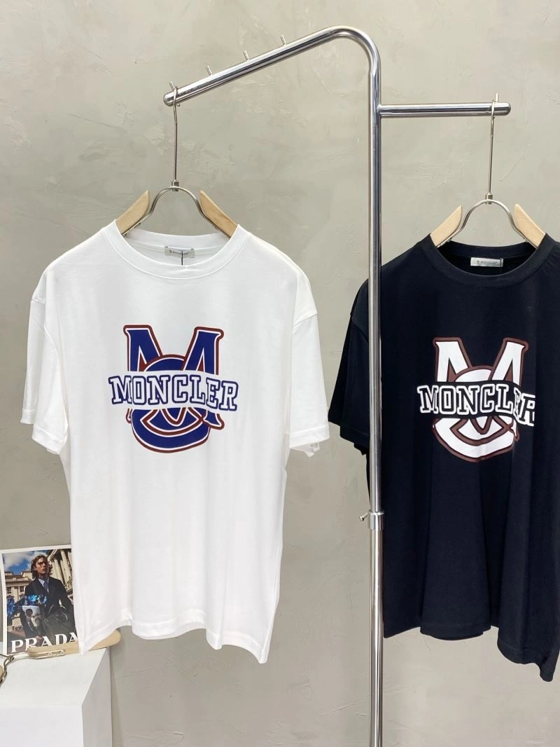 Moncler T-Shirts Stretchable 140874