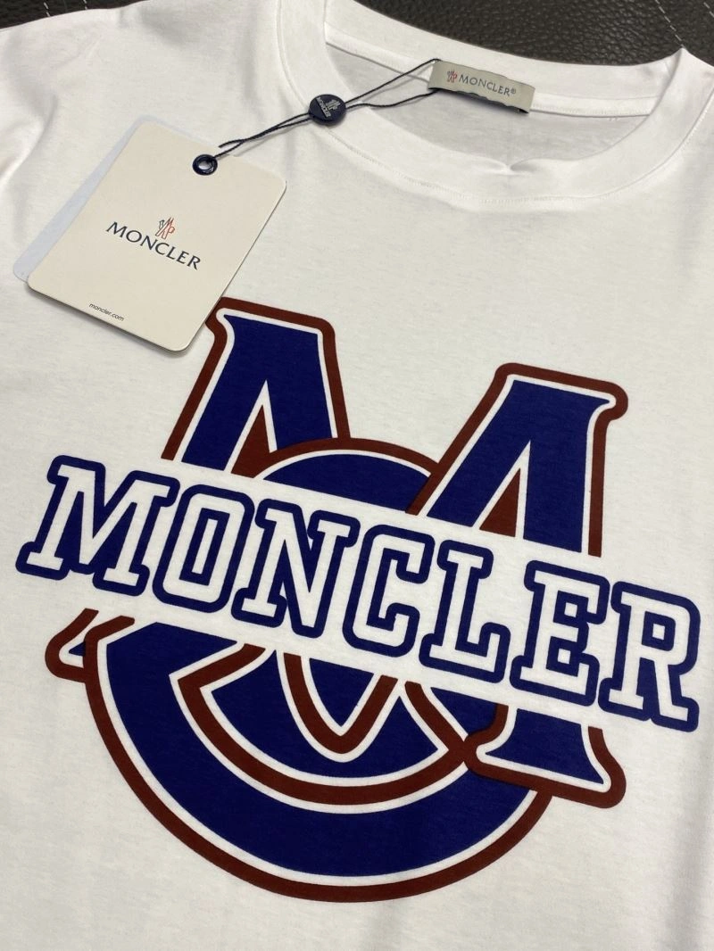 Moncler T-Shirts Stretchable 140874