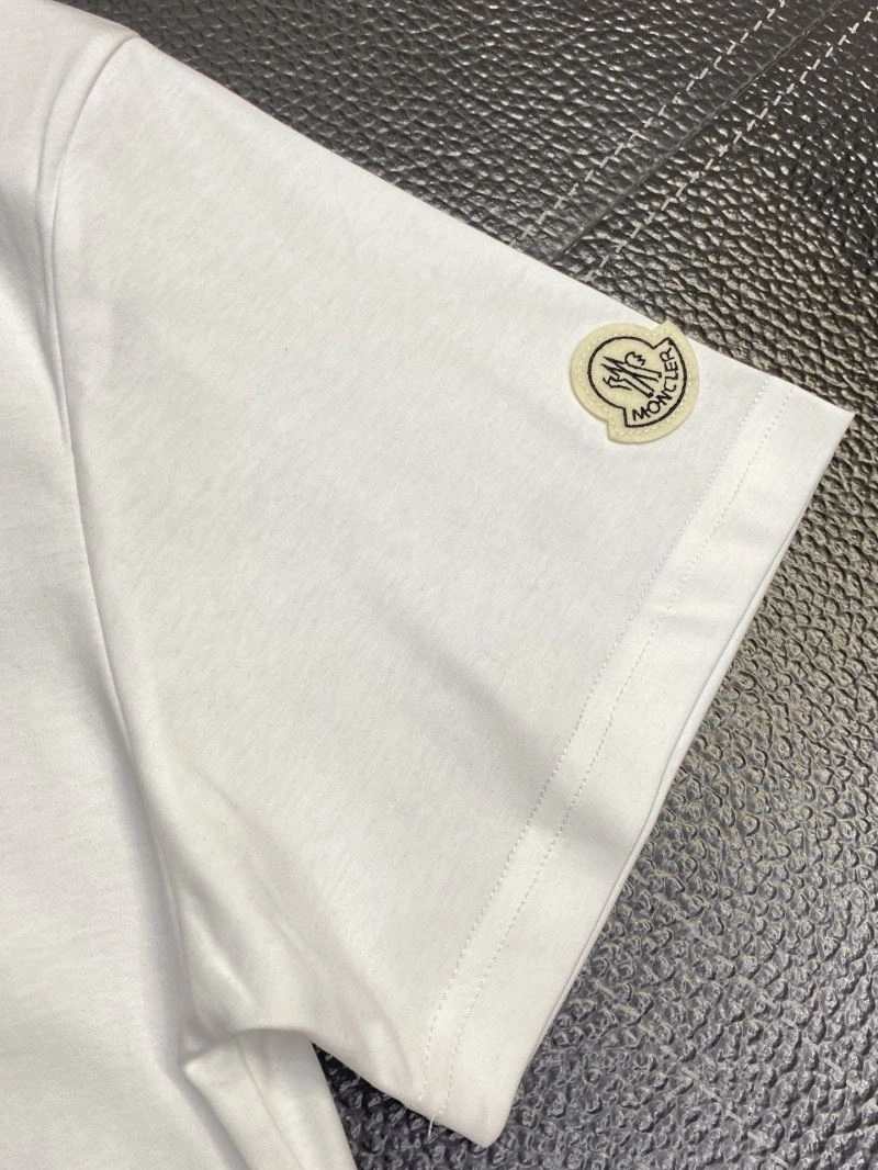 Moncler T-Shirts Stretchable 140874