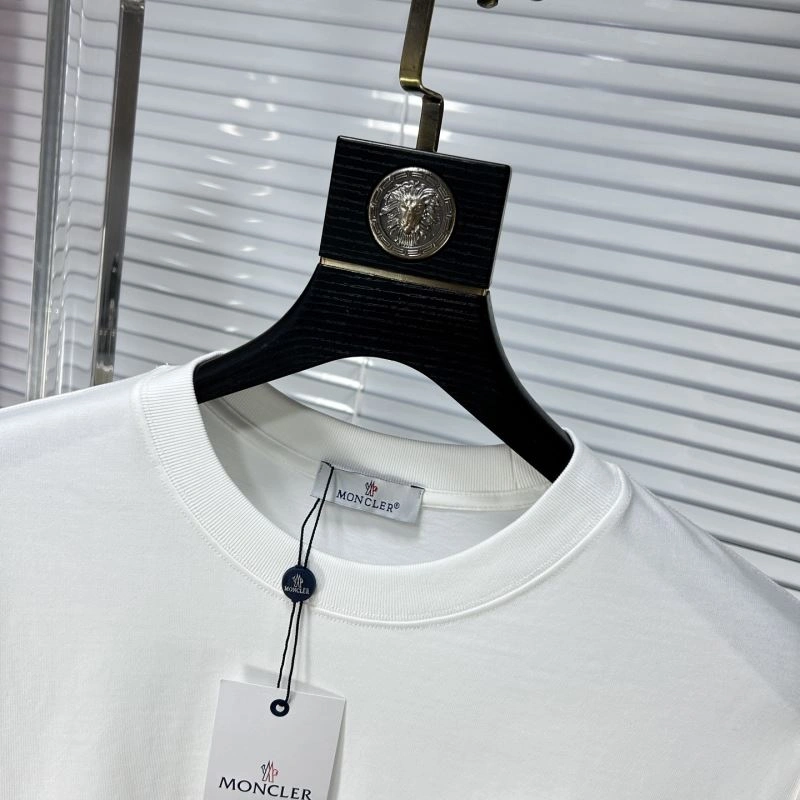 Upgraded Moncler T-Shirts 140887
