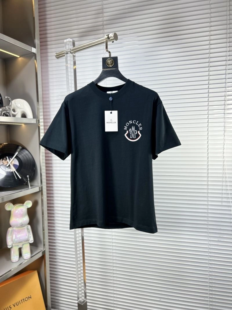 Minimalist Moncler T-Shirts 140865