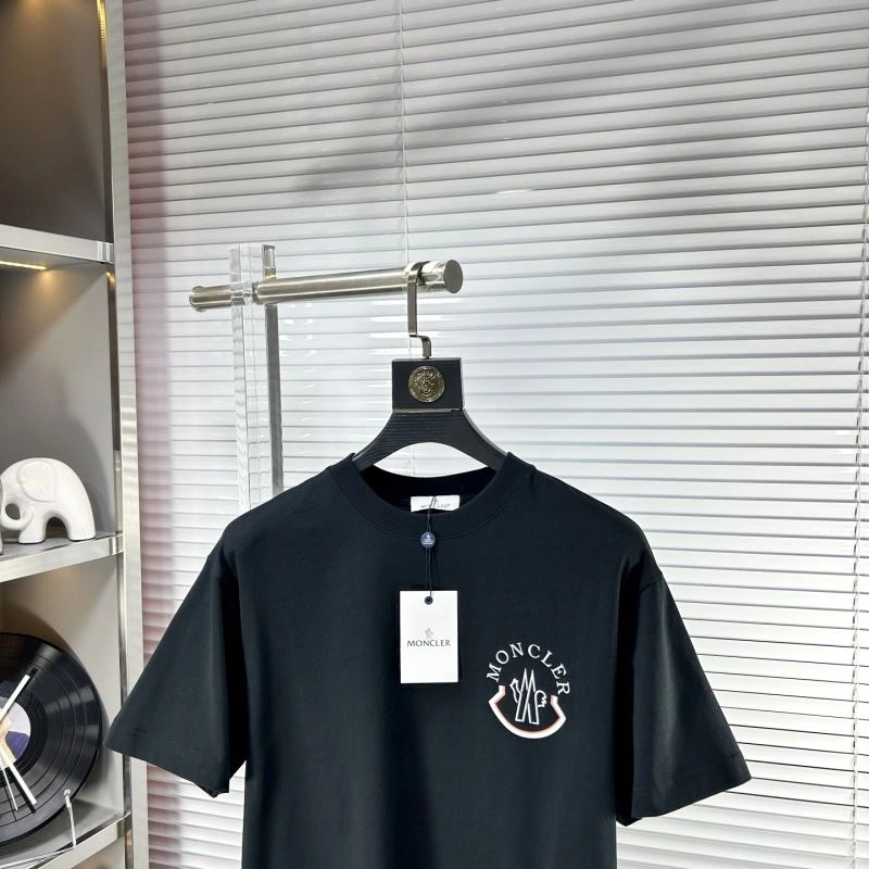 Minimalist Moncler T-Shirts 140865