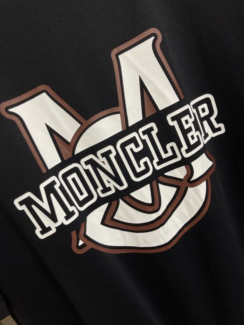 Moncler T-Shirts Flexible 140856