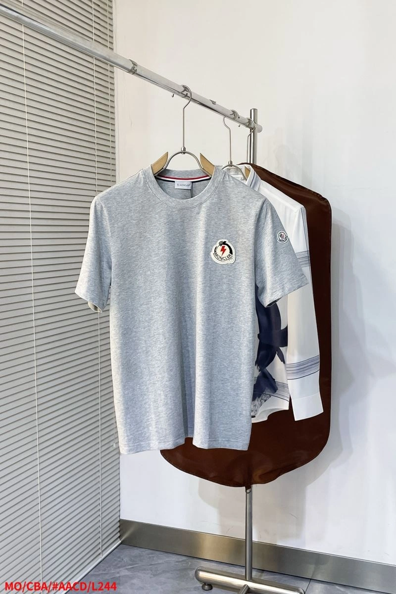 Premium Moncler T-Shirts 140850