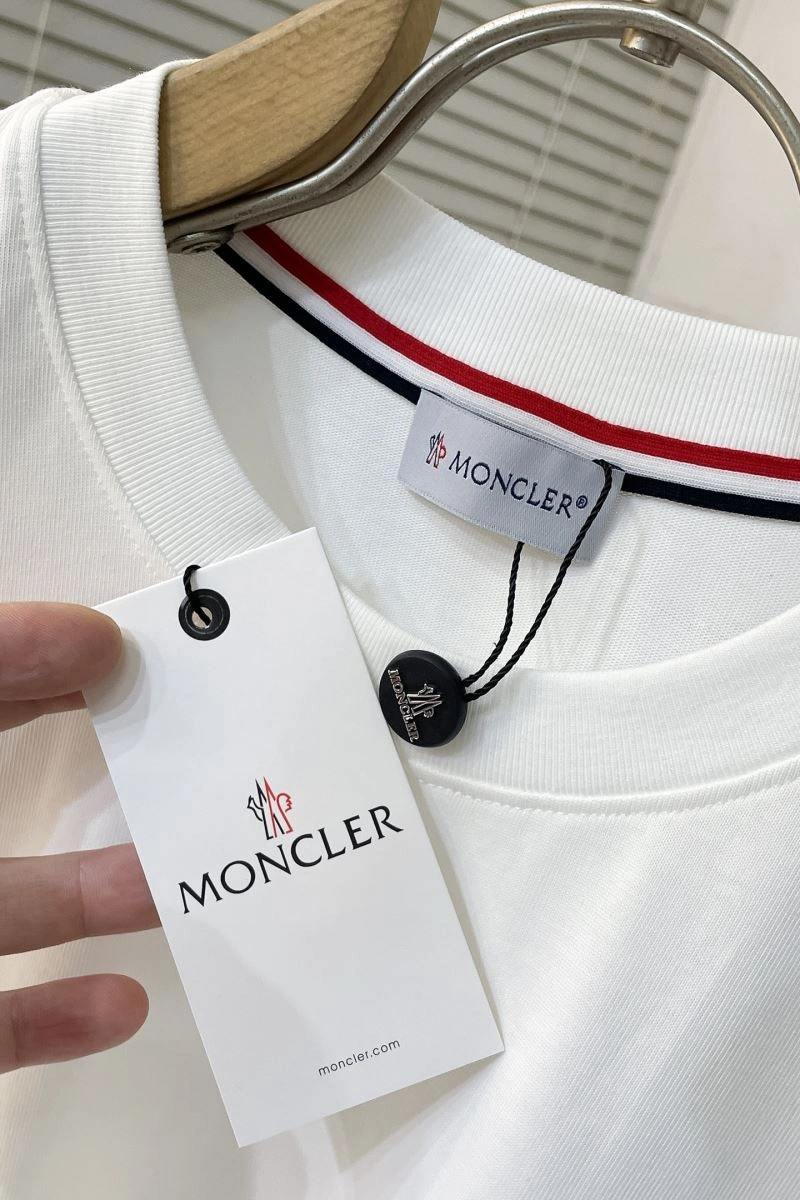 FlexibleFit Moncler T-Shirts 140846