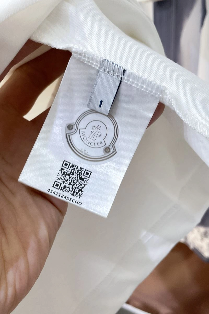 FlexibleFit Moncler T-Shirts 140846