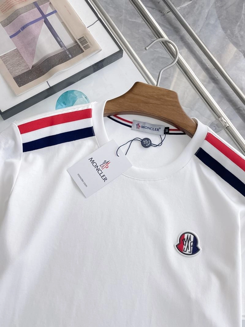 Moncler T-Shirts Snug 140827