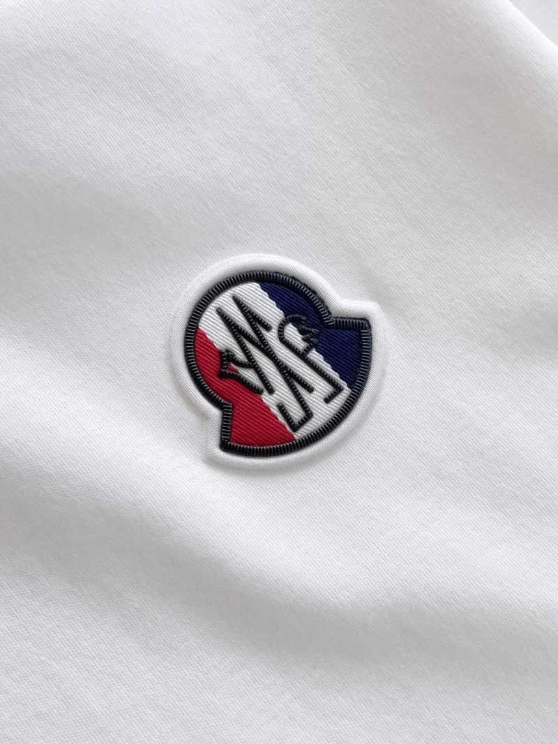 Moncler T-Shirts Snug 140827