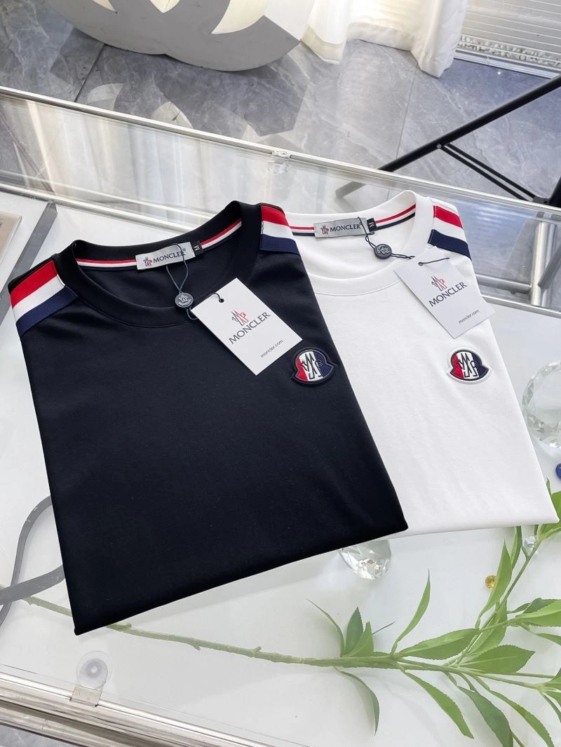 Moncler T-Shirts Snug 140827