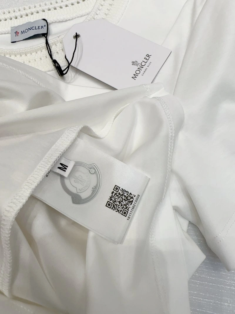 Bold Moncler T-Shirts 139744