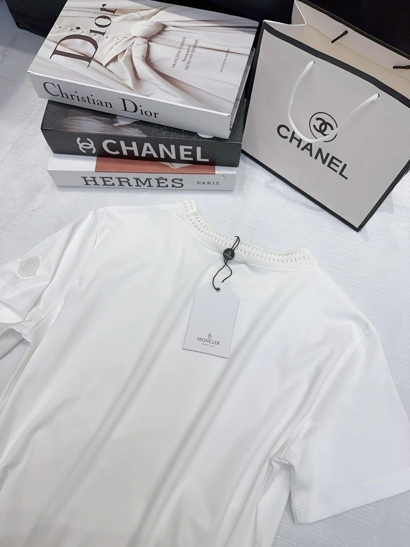 Bold Moncler T-Shirts 139744