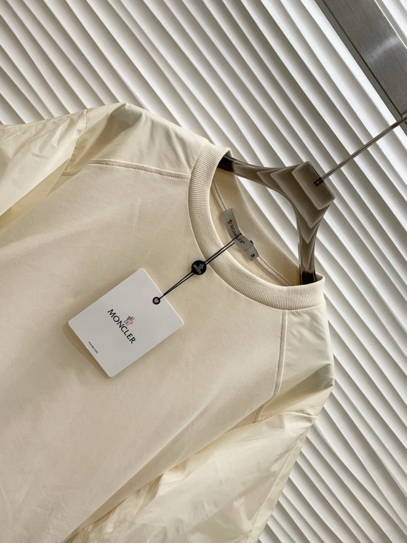 Moncler T-Shirts Bold 139750