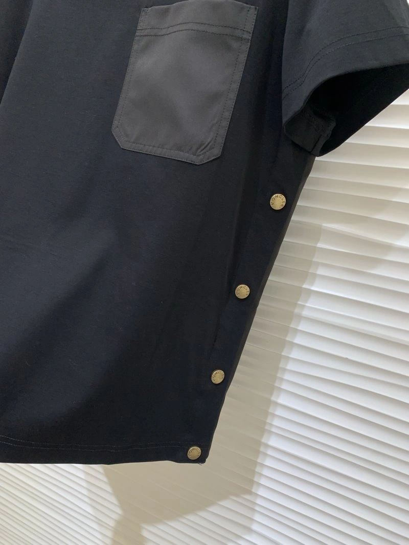 Moncler T-Shirts Elegant 139741