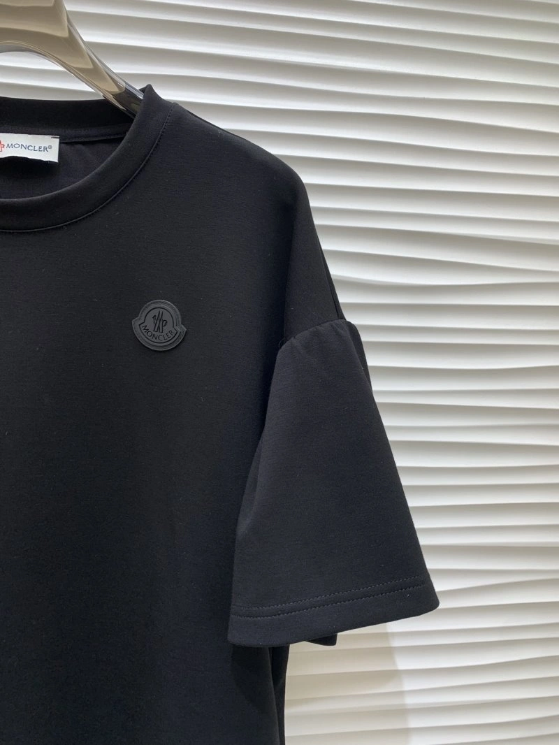 Chic Moncler T-Shirts 139759