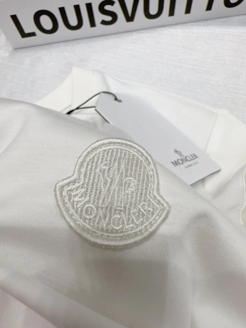Stretchable Moncler T-Shirts 139730