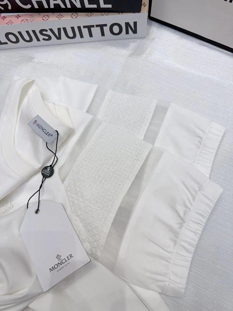 Stretchable Moncler T-Shirts 139730