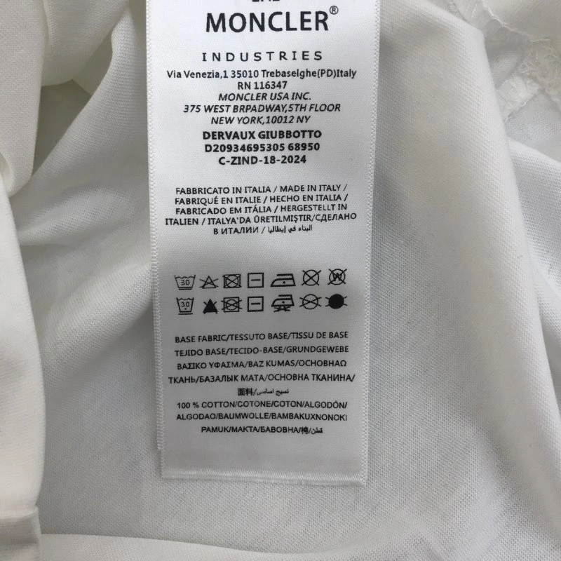 Moncler T-Shirts FashionForward 139735