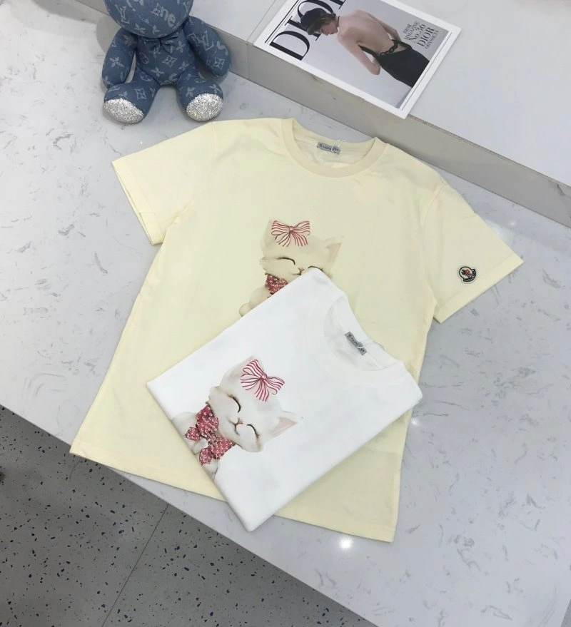 Moncler T-Shirts Soft 139716