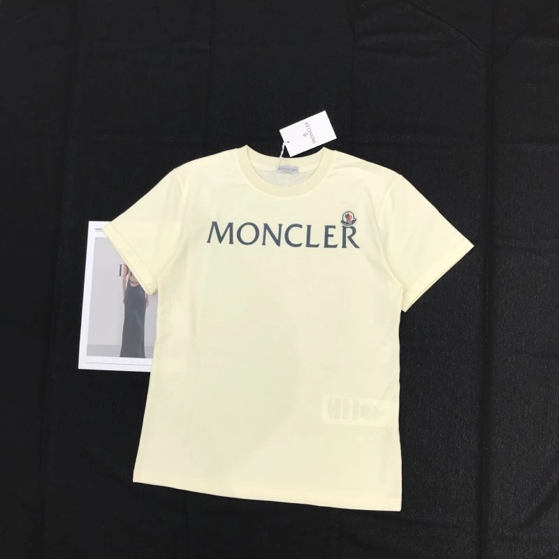 Elegant Moncler T-Shirts 139731