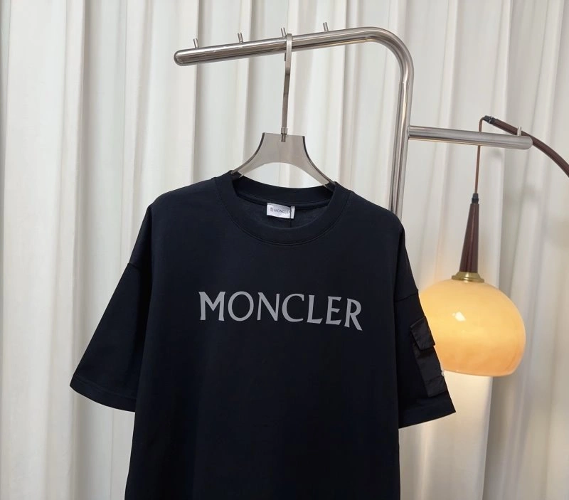 Minimalist Moncler T-Shirts 139727