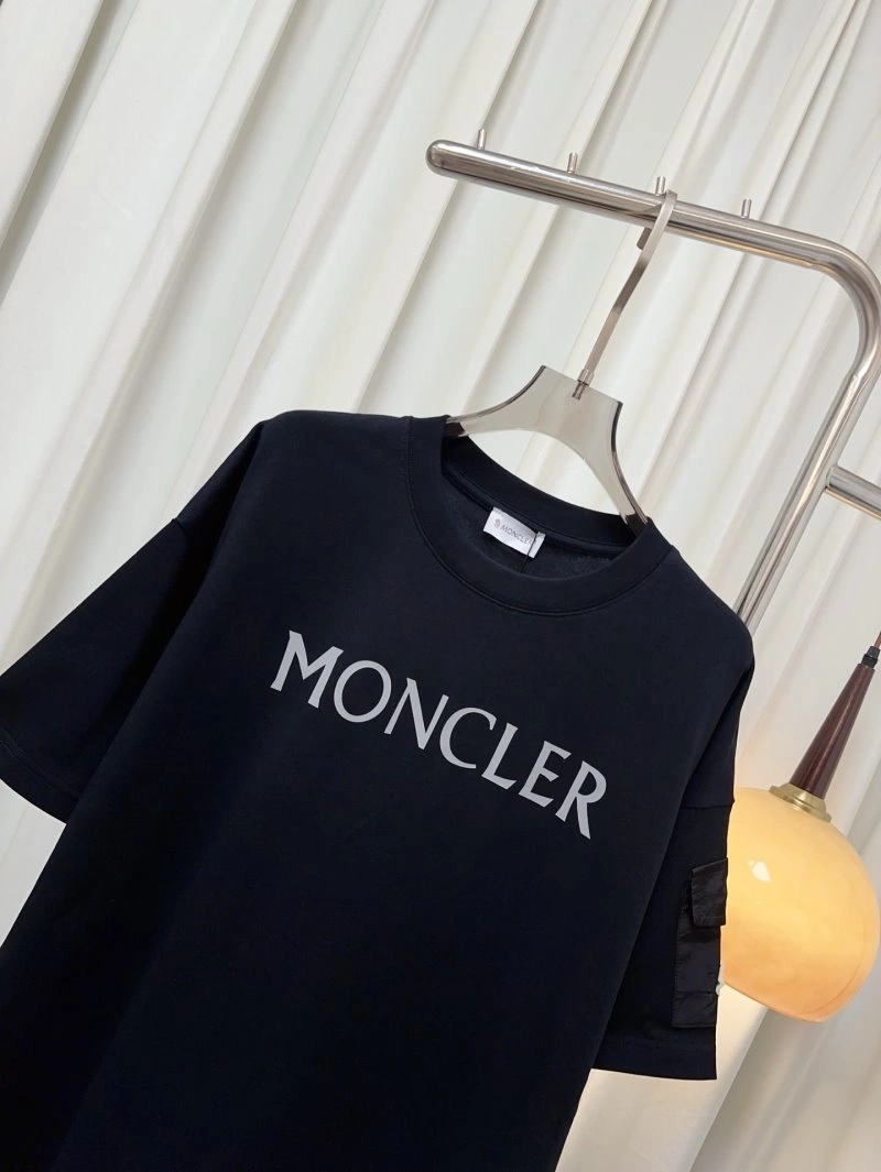 Minimalist Moncler T-Shirts 139727