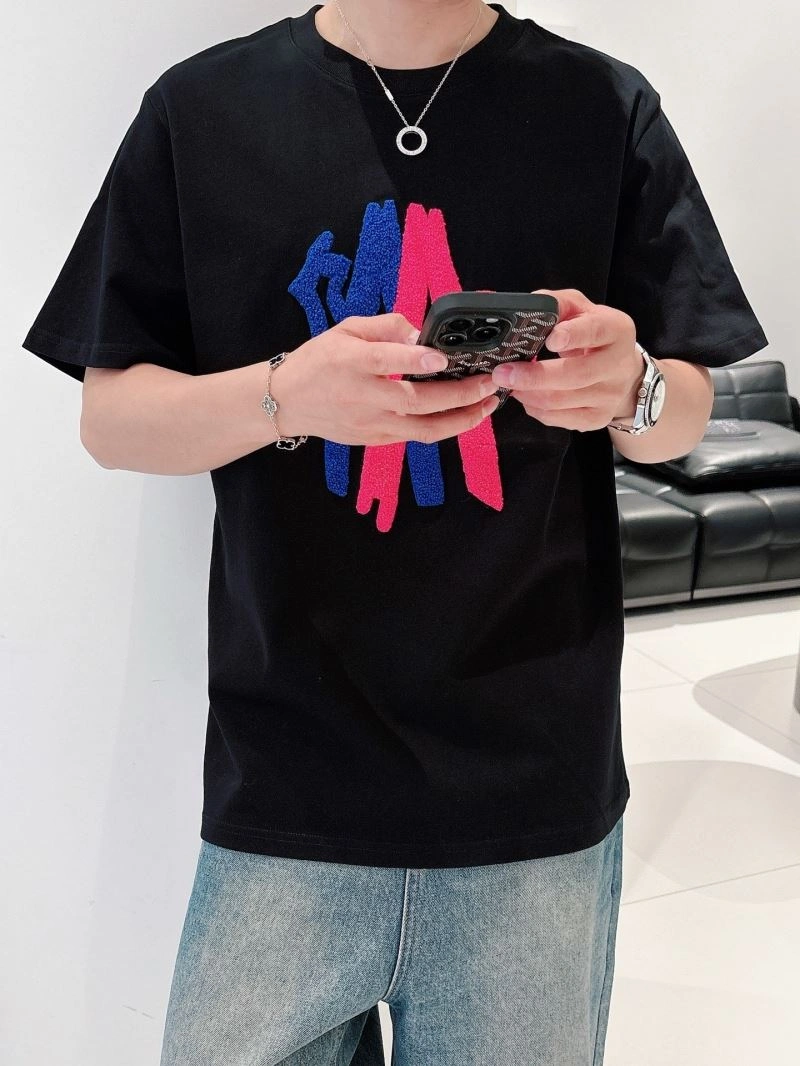 Moncler T-Shirts Breathable 140578