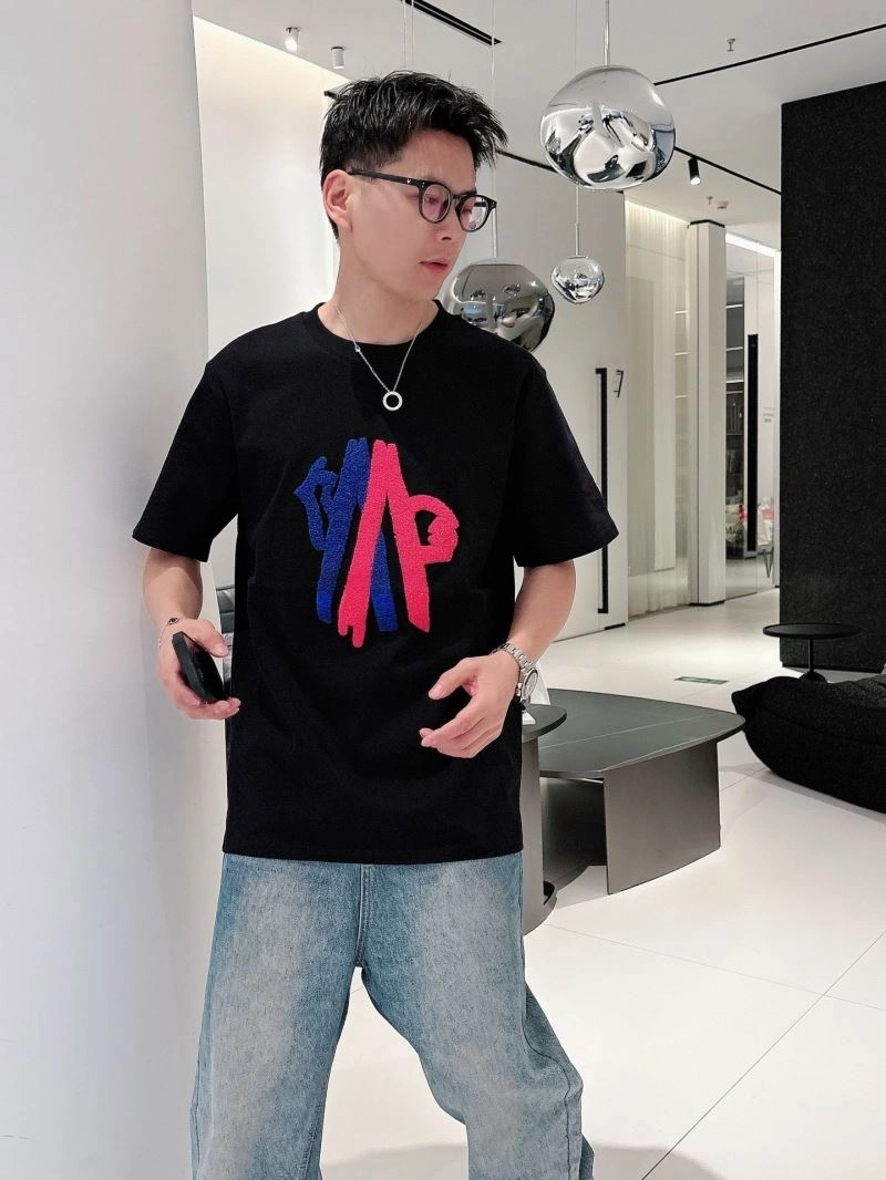 Moncler T-Shirts Breathable 140578
