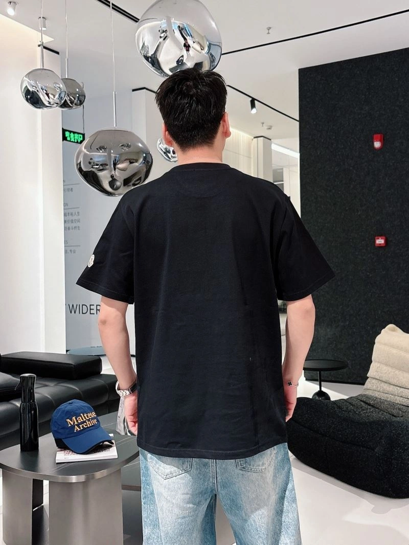 Moncler T-Shirts Breathable 140578