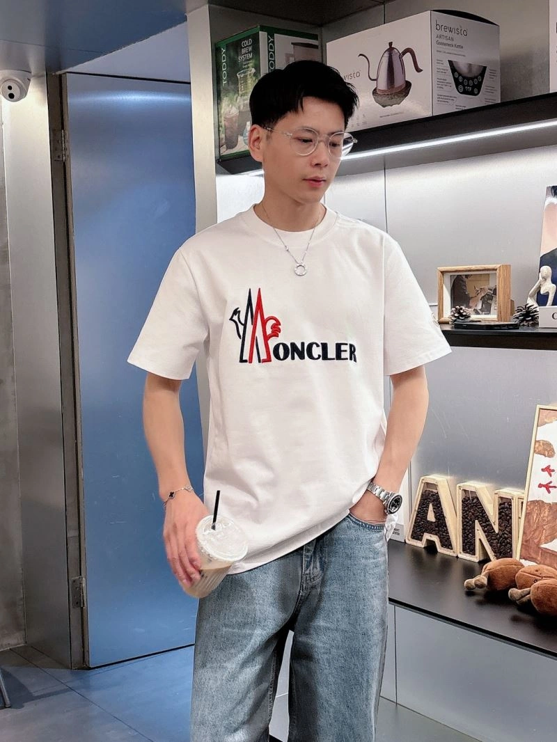 Moncler T-Shirts ComfortFit 140577