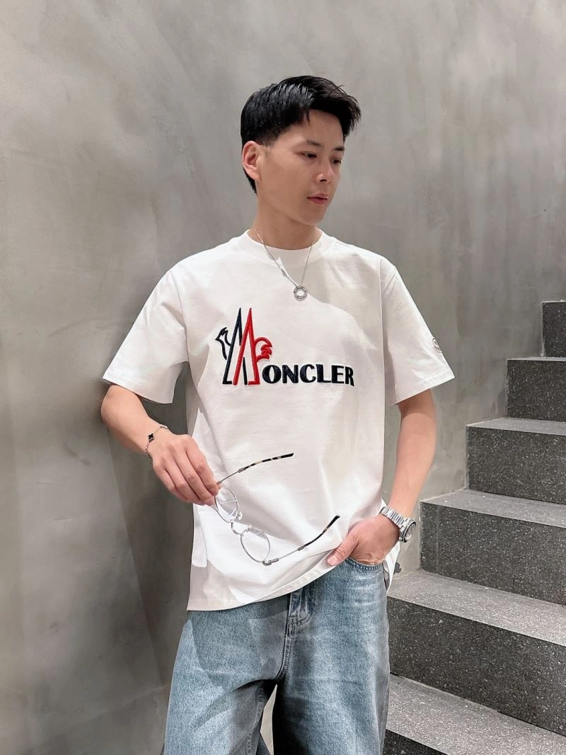 Moncler T-Shirts ComfortFit 140577