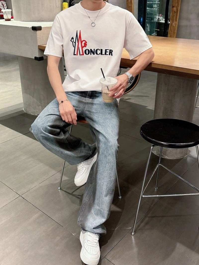 Moncler T-Shirts ComfortFit 140577
