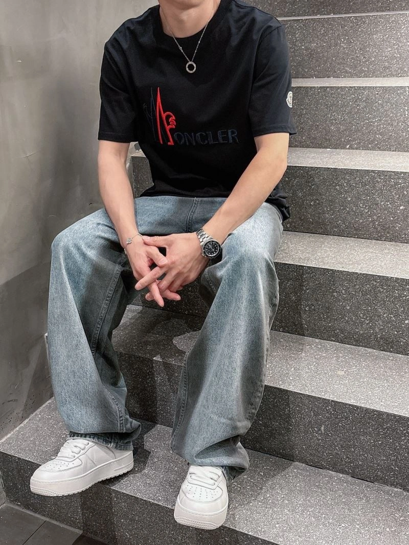 Bold Moncler T-Shirts 140581