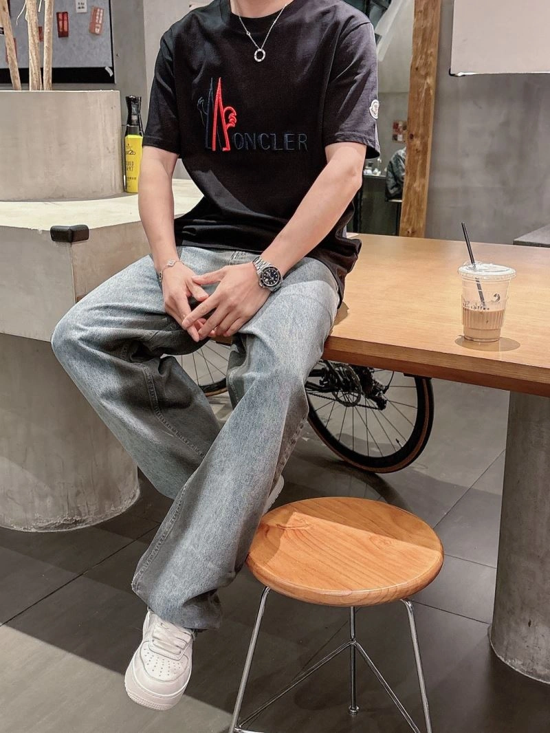 Bold Moncler T-Shirts 140581