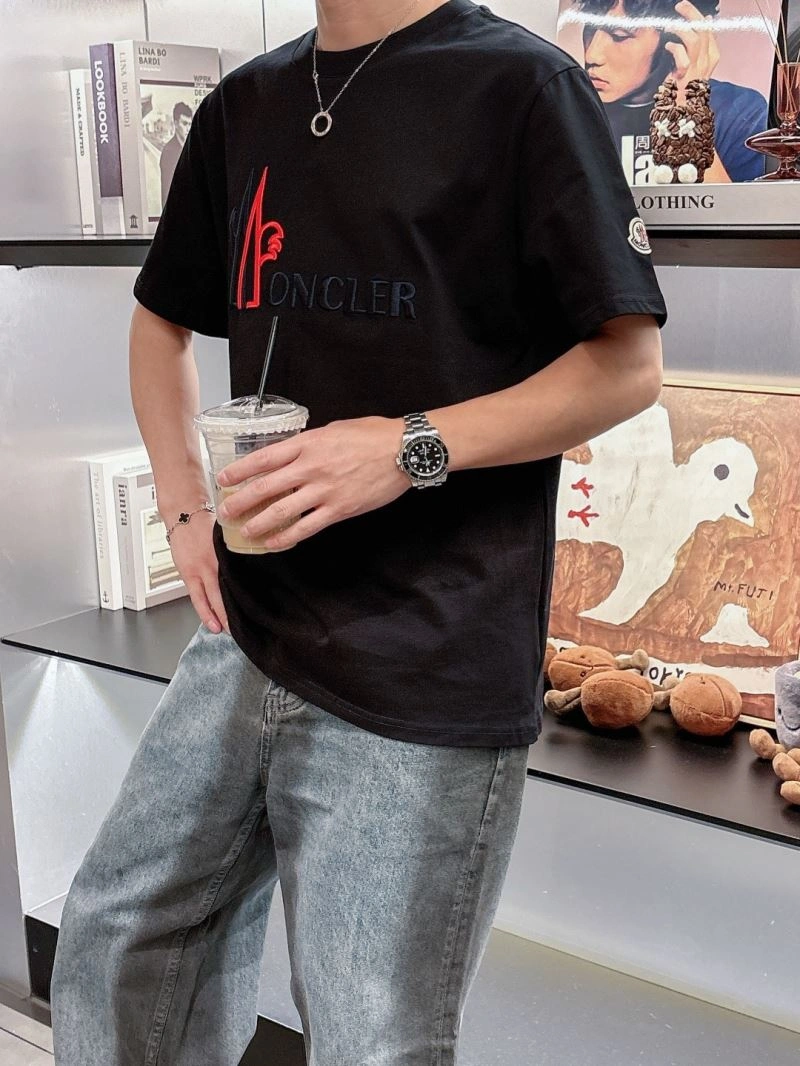 Bold Moncler T-Shirts 140581