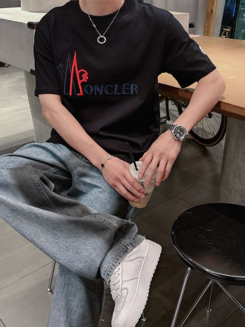 Bold Moncler T-Shirts 140581