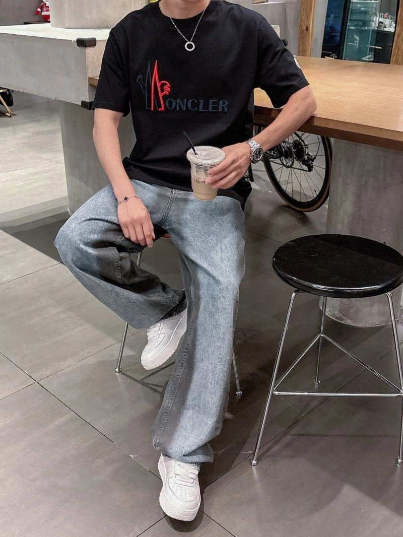 Bold Moncler T-Shirts 140581
