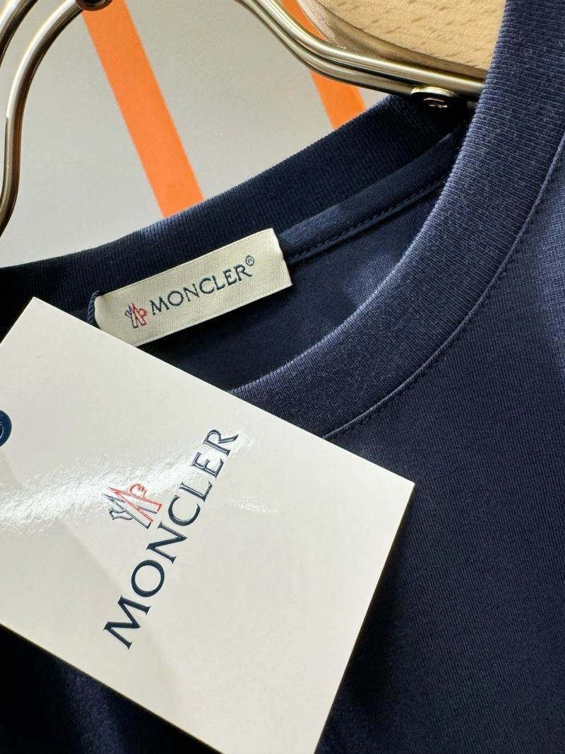 Moncler T-Shirts Bright 140574