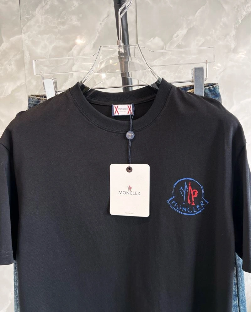 Moncler T-Shirts Breathable 140558