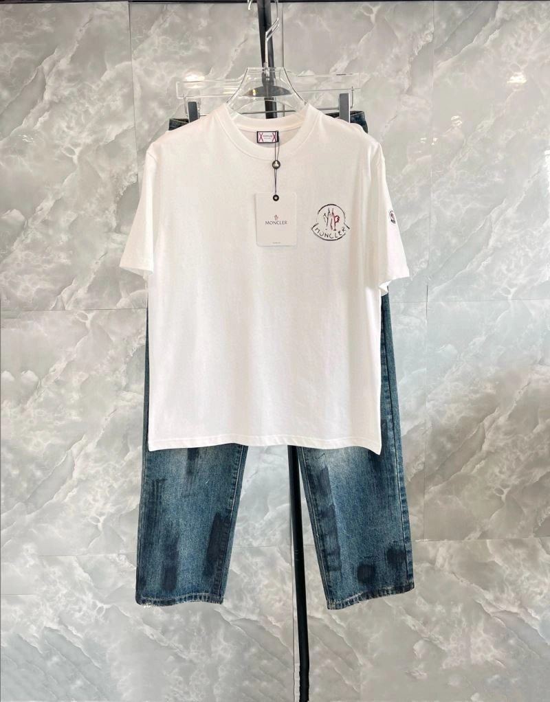 Moncler T-Shirts Breathable 140558
