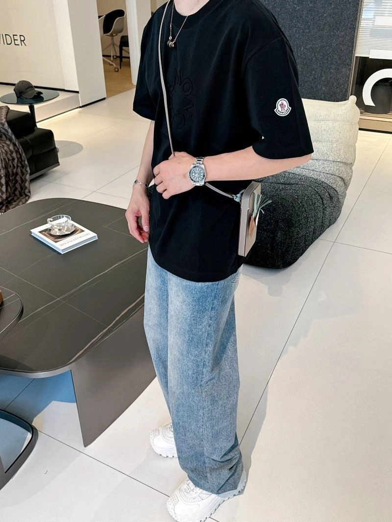 Bold Moncler T-Shirts 140567