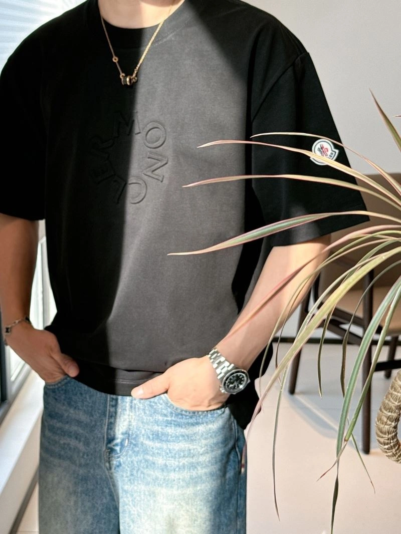 Bold Moncler T-Shirts 140567