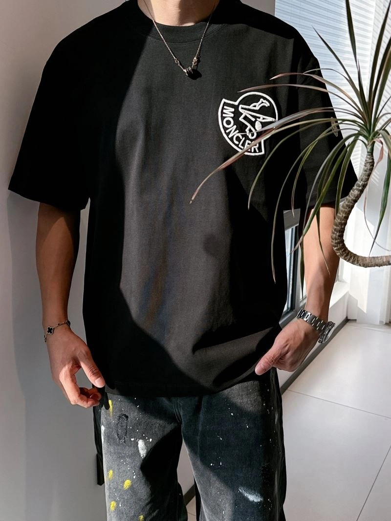 Moncler T-Shirts Breathable 140564