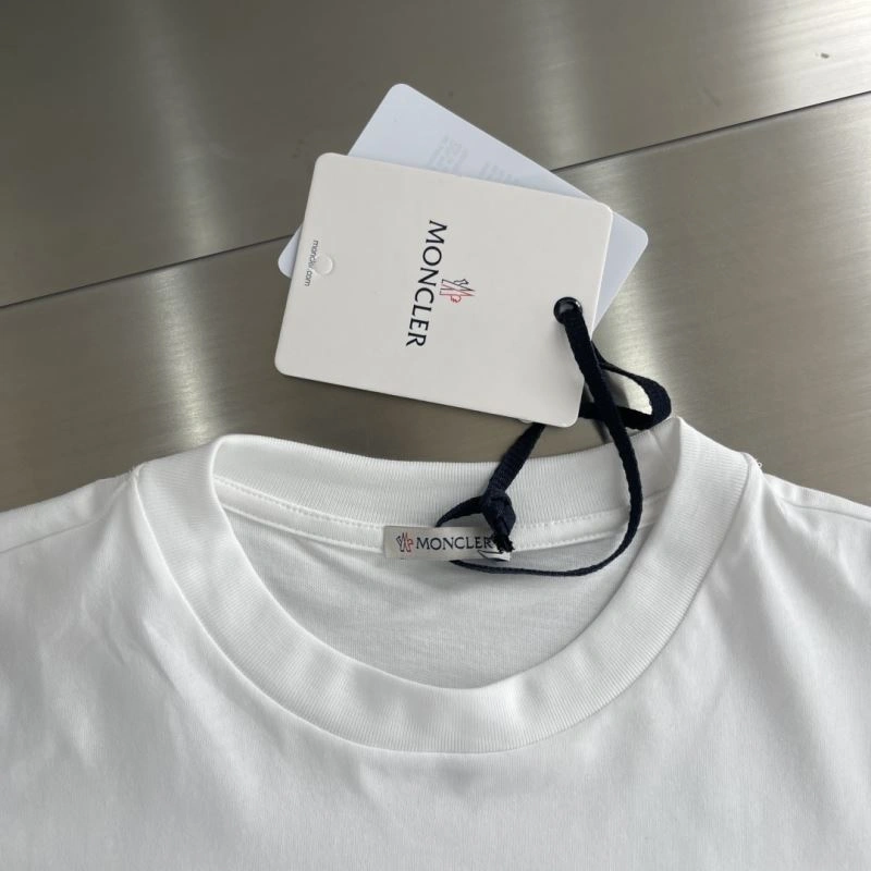 Seasonal Moncler T-Shirts 140568
