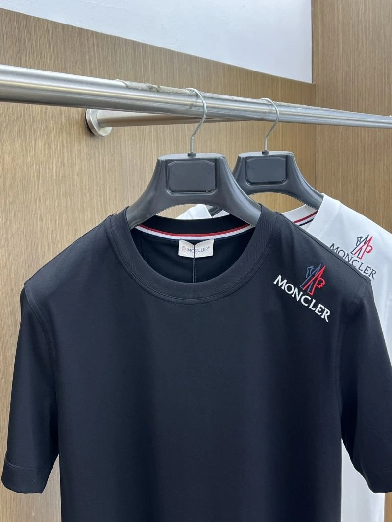 Moncler T-Shirts Efficient 140495