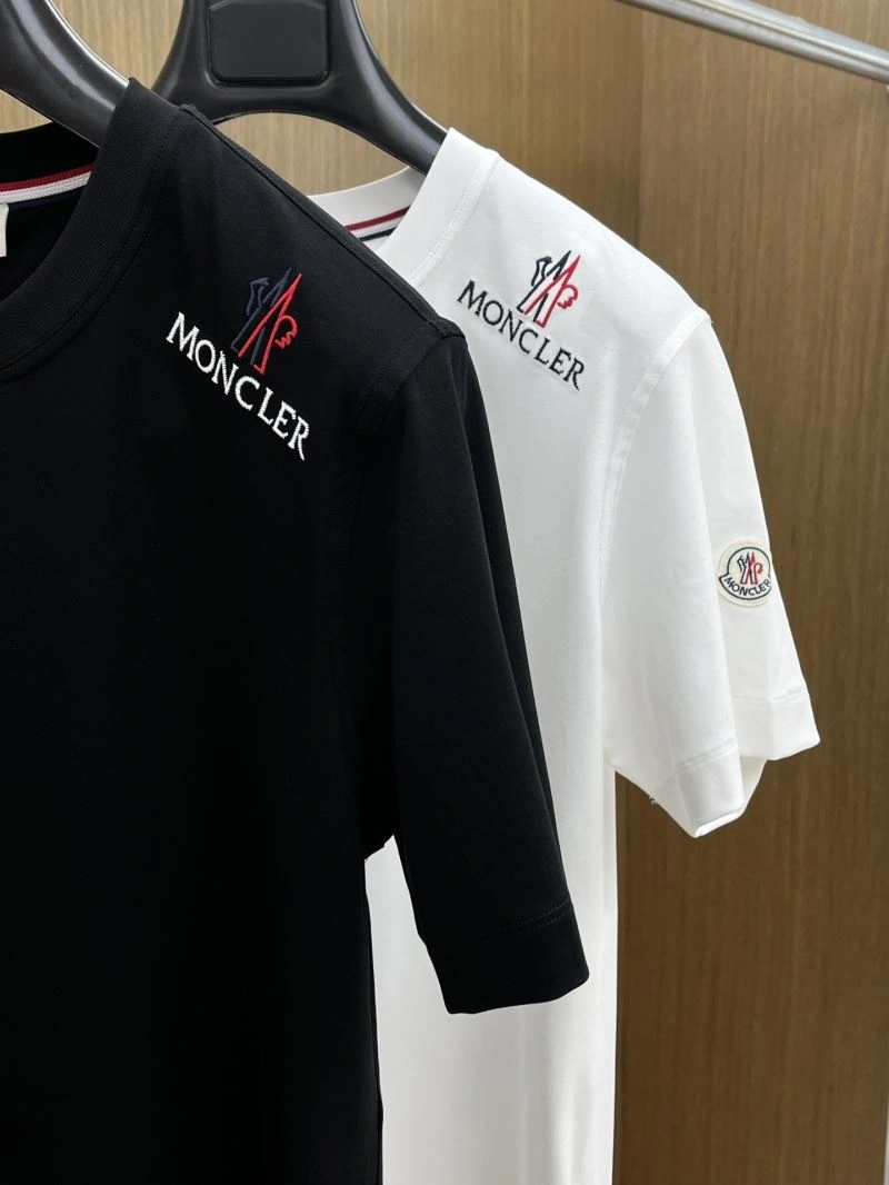 Moncler T-Shirts Efficient 140495