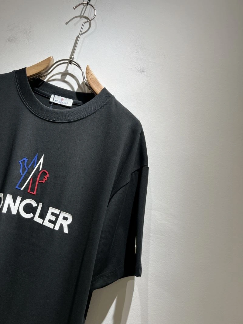 Supportive Moncler T-Shirts 140476
