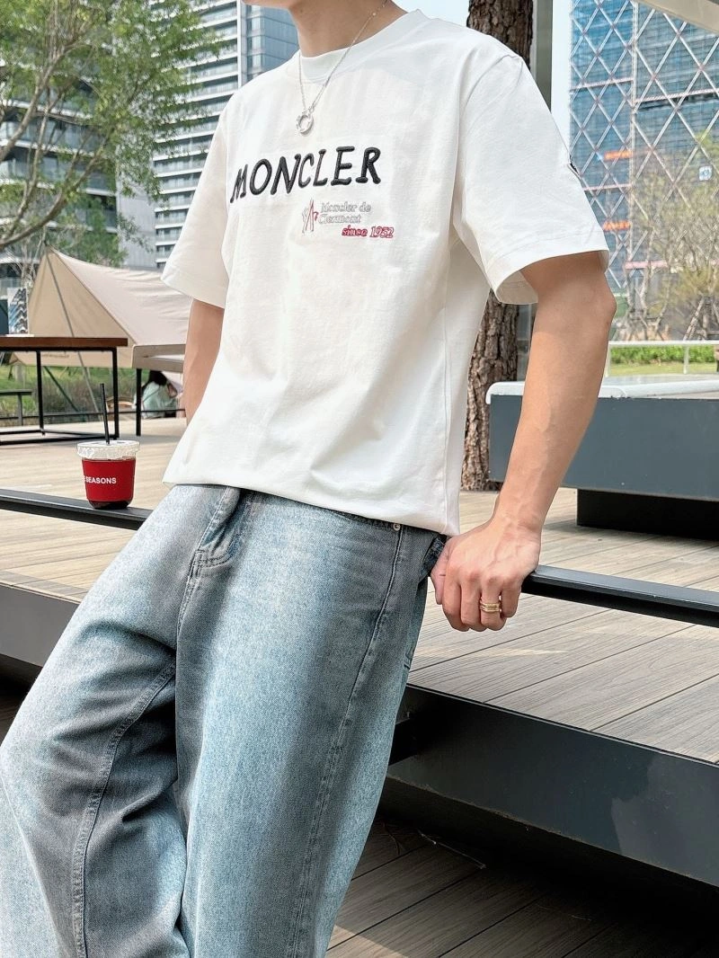 Moncler T-Shirts Cozy 140467