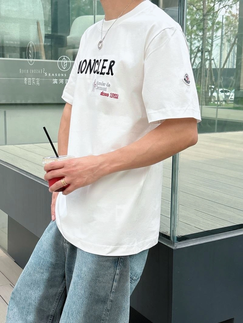 Moncler T-Shirts Cozy 140467