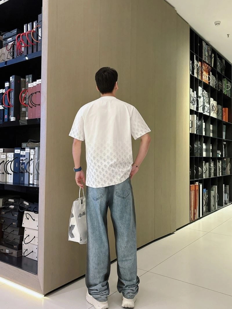 Moncler T-Shirts Comfortable 140468